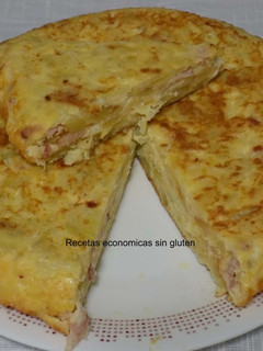 Una foto de Tortilla de patatas rellena de bacon y queso