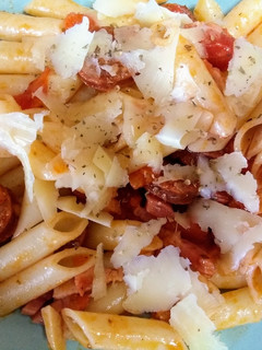 Una foto de Pasta con chorizo y bacon