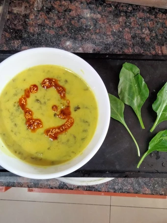 Easy Way Make Spinach/Palak Kadhi with garlic sesame tadka which So Delicious