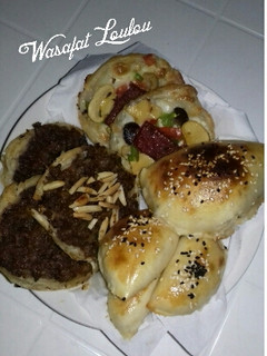 صورة لوصفة عجينة الفلفل الاحمر (معجنات مشكلة)