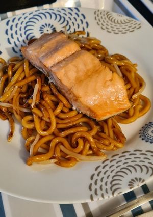 Une photo de Udon au saumon