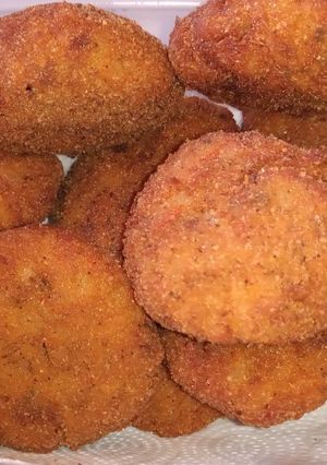Una foto de ¡¡¡Croquetas con el guiso de arroz que sobró!!!