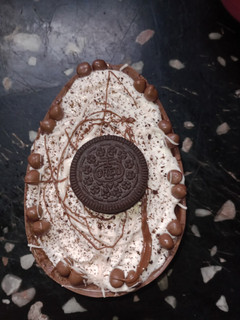 Una foto de Huevos de Pascua rellenos de oreo