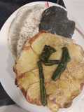 Rodaballo con pimientos, cebolla y patatas "al dente" en freidora de aire