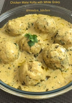 A picture of Chicken Malai Kofta with White Gravy.