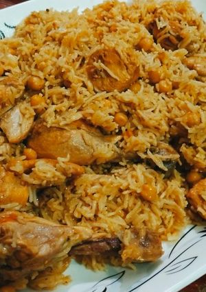 A picture of Chicken chana pulao.