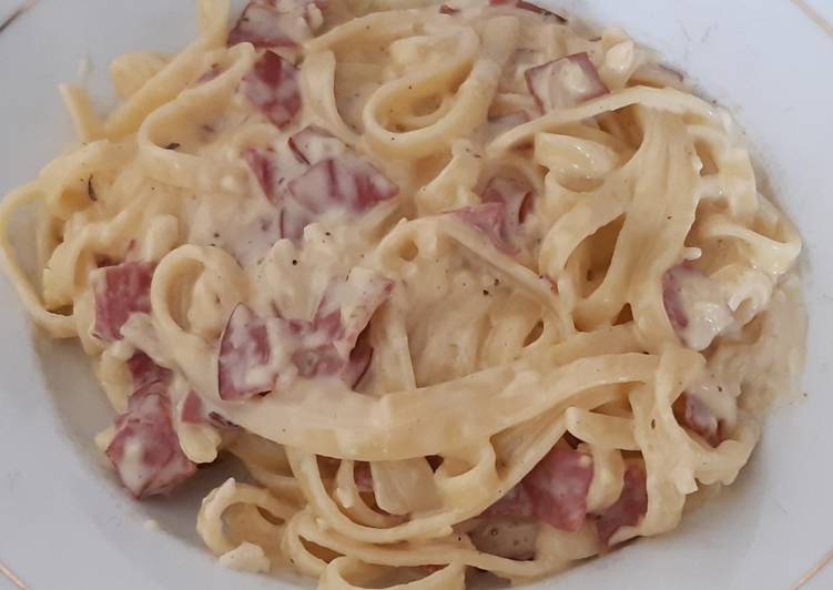 Langkah Mudah untuk Menyiapkan Fettuccine Carbonara Anti Gagal