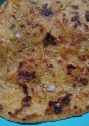 आलू प्याज़ का पराठा (aloo pyaz ka paratha recipe in Hindi) रेसिपी मुख्य फोटो