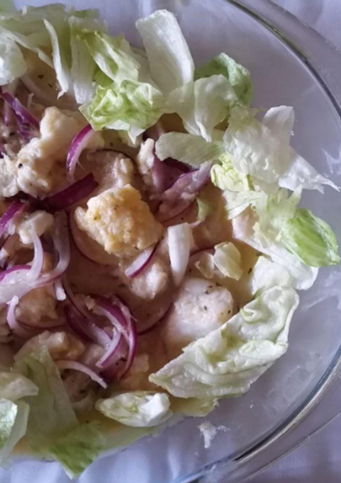 Una foto de Ceviche de merluza de mi casa 🐟