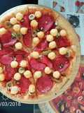 بيتزا بكريات الجبن Pizza with chess balls