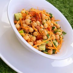 A picture of Chick peas salad.