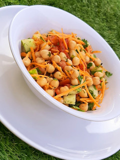 A picture of Chick peas salad.