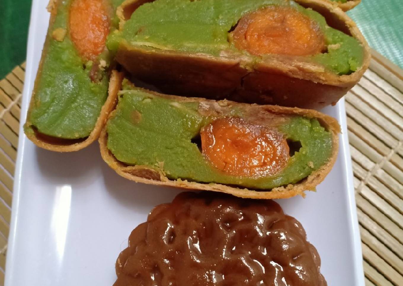 Mooncake Telor Asin