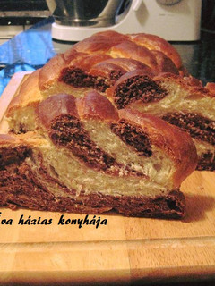 Foszlós kakaós kalács recept fotója