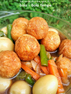 Foto resep Semur Sayur Bola Bola Tempe
