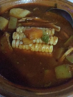Una foto de Mole de olla con pollo