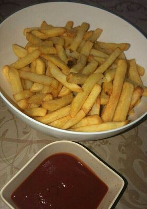 फ्रेंच फ्राइज (french fries recipe in Hindi) रेसिपी मुख्य फोटो
