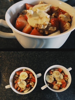 Una foto de Yogur de fresas y plátano