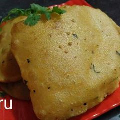 A picture of Aloo poori.