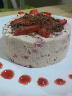 Una foto de Mousse de frutillas