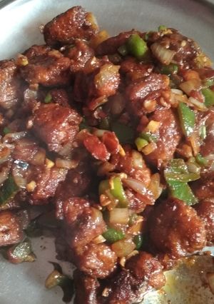 A picture of Soya chunks.