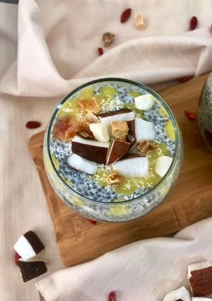 Gyümölcs-szószos chia puding recept fotója