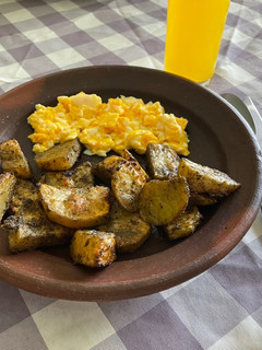 Una foto de Papas al pesto