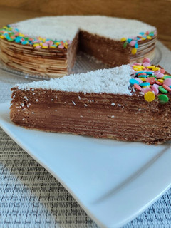 Una foto de Tarta de chocolate y obleas (huesitos)