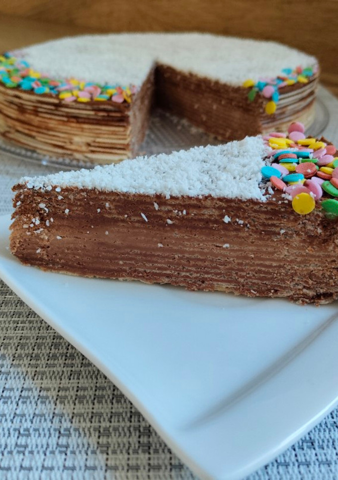 Una foto de Tarta de chocolate y obleas (huesitos)