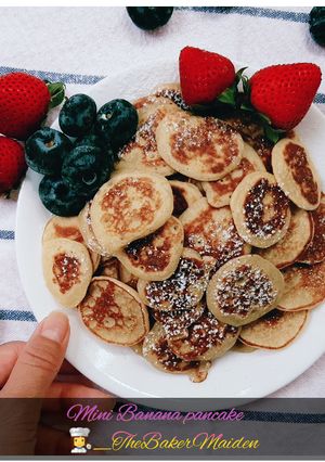 A picture of Mini banana pancakes.