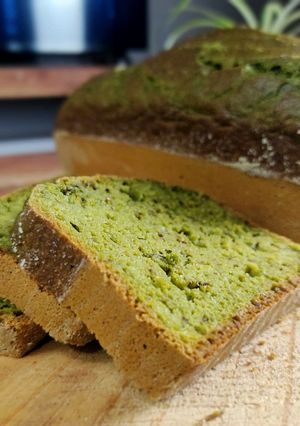 Una foto de Pan de molde de acelga 🥬