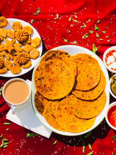 થેપલા અને થેપલા બાઈટ્સ (Thepla & Thepla Bites recipe in Gujarati) રેસીપી મુખ્ય ફોટો