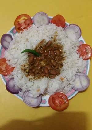 A picture of Rajma rice.