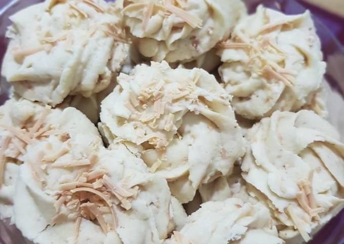 Cara Gampang Membuat Semprit sagu keju lumer, Lezat