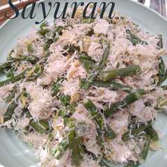 A picture of Urap Sayur.