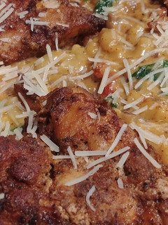A picture of Tuscan Chicken Mac-n-Cheese.
