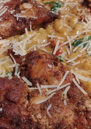 A picture of Tuscan Chicken Mac-n-Cheese.
