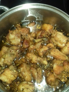 Una foto de Pollo al ajillo estilo de la abuela mila