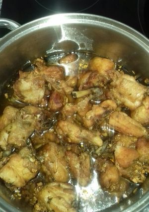 Una foto de Pollo al ajillo estilo de la abuela mila