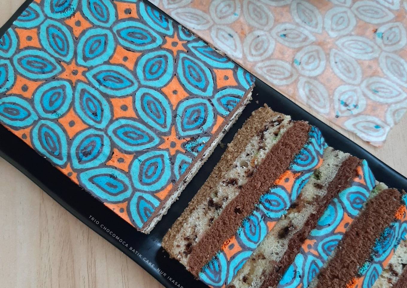 Trio Chocomoca Batik Cake