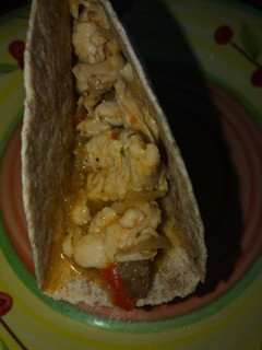 Una foto de Tacos o fajitas de pollo!!con rapiditas integral👌👌