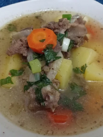 Langkah Gampang Membuat Resep Sup tulang sapi yang Menggugah Selera Anti Ribet, Uenak Banget