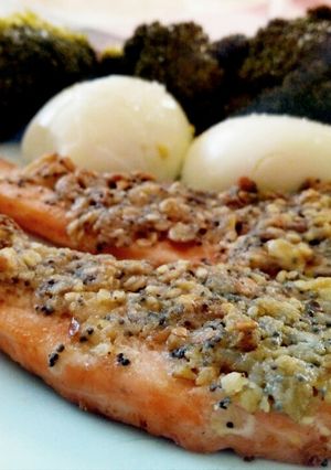 Foto principal de Salmón fresco con sésamo y semillas