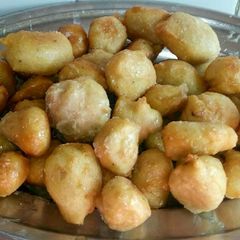 A picture of Kaimati/sweet dumplings.