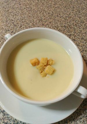 Foto principal de Vichyssoise suave de plátano canario y calabacín