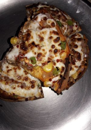 A picture of Cheese pizza.