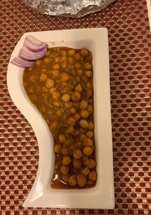 છોલે (Chhole Recipe In Gujarati) રેસીપી મુખ્ય ફોટો