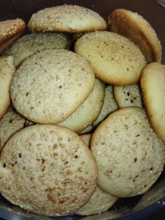 عکسی از دستور شیرینی کنجدی به سبک زهرای کارمند