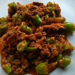A picture of Green Chilli pickle.