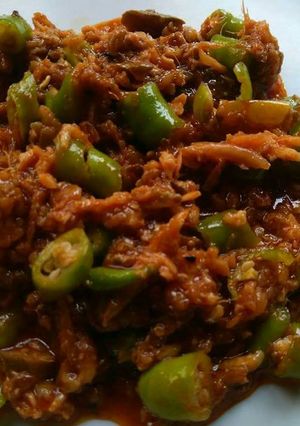 A picture of Green Chilli pickle.
